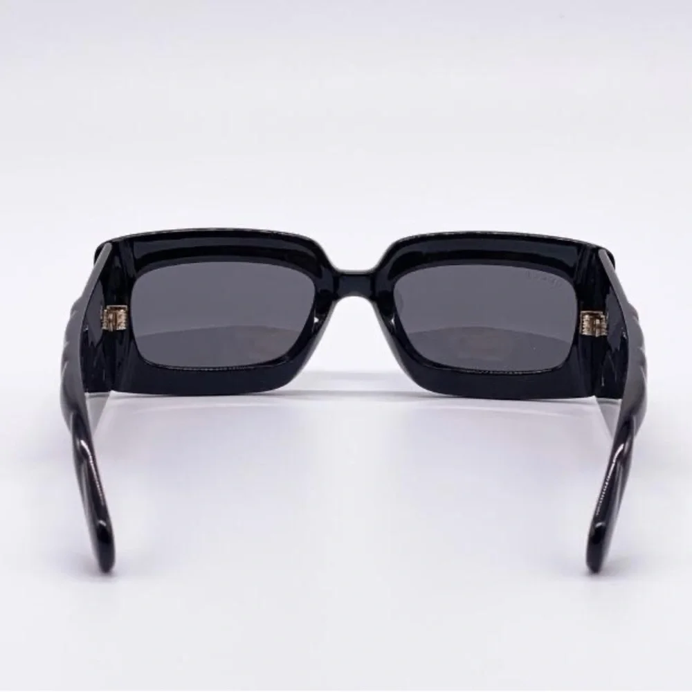 New Authentic - Gucci Black Gray Gg0811s 001 Logo Rectangle Unisex Sunglasses